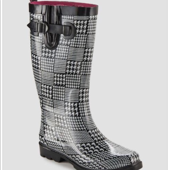 Black and Grey Houndstooth Pattern Rain Boots - Picture 3 of 3